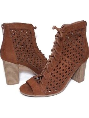 Qupid Faux Suede Open Toe Ankle Bootie Laser Cut Chunky Block Heel Brown Size 7